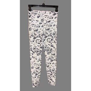 Balance Collection Yoga Leggings with Black-and-White Pattern‎